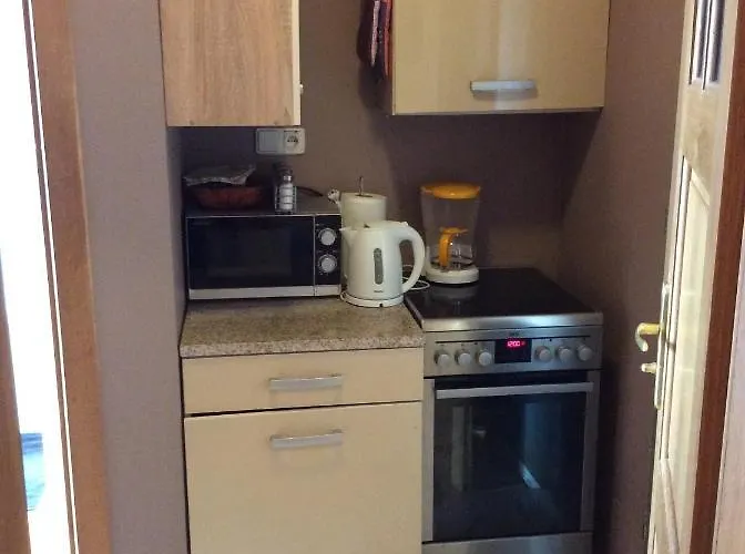 Next Metro (adults Only) * وارسو